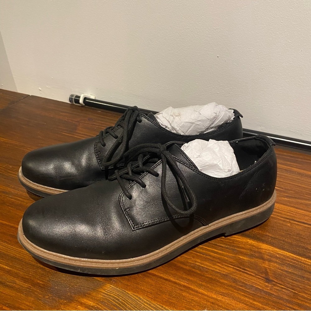 Clarks cow leather lace up loafer